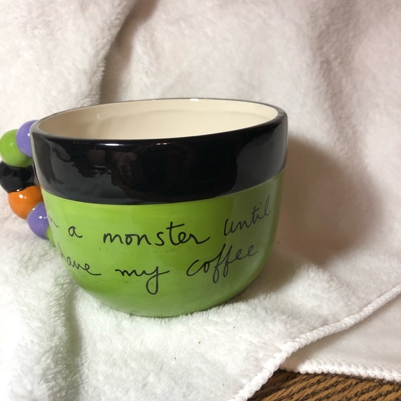 FINAL SALE- LEAVING CLOSET-NO FURTHER DISCOUNTS - Picture 2 of 8